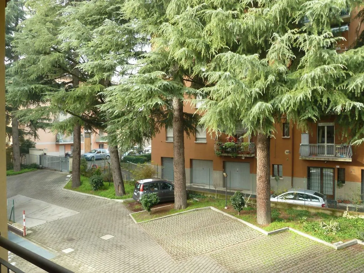 Ferienwohnung La Stanza Sui Cedri - Smart Working - Airport - Private Parking - Ducati - Philip Morris Bologna